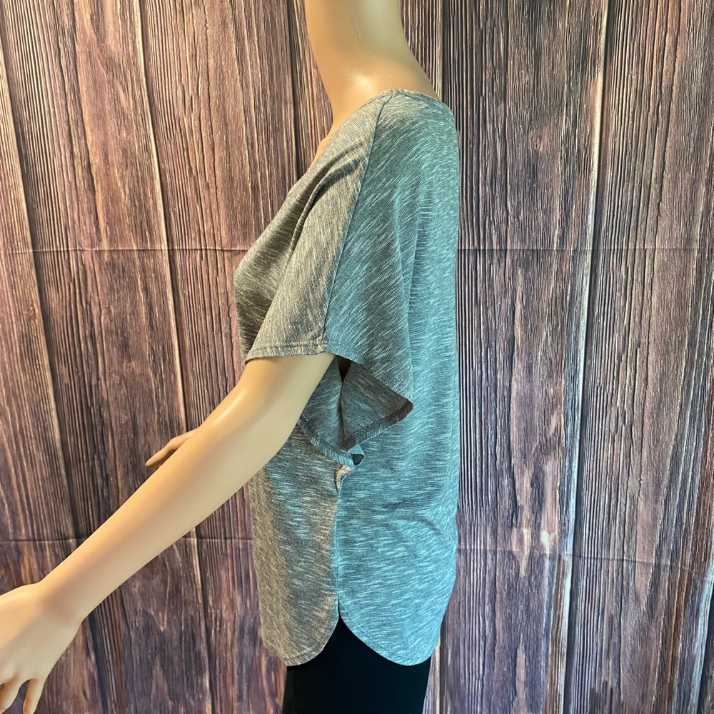 The Limited Size Small Gray Statement Sleeve Blou… - image 3